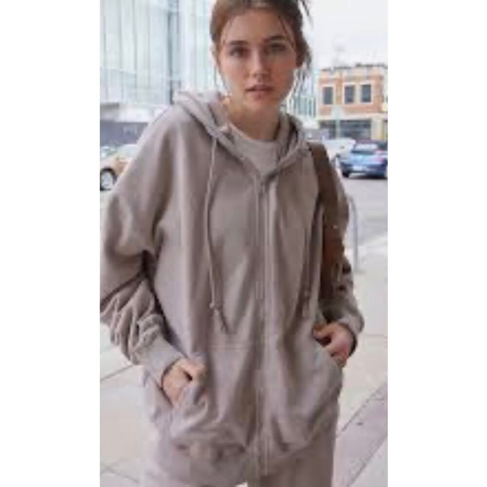John Galt / Brandy Melville Velour Cropped Full-Zip Hoodie Small